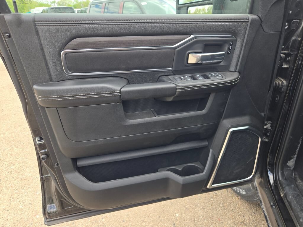 New 2026 RAM 2500 Laramie w/ Night Edition AWD/4WD image 22