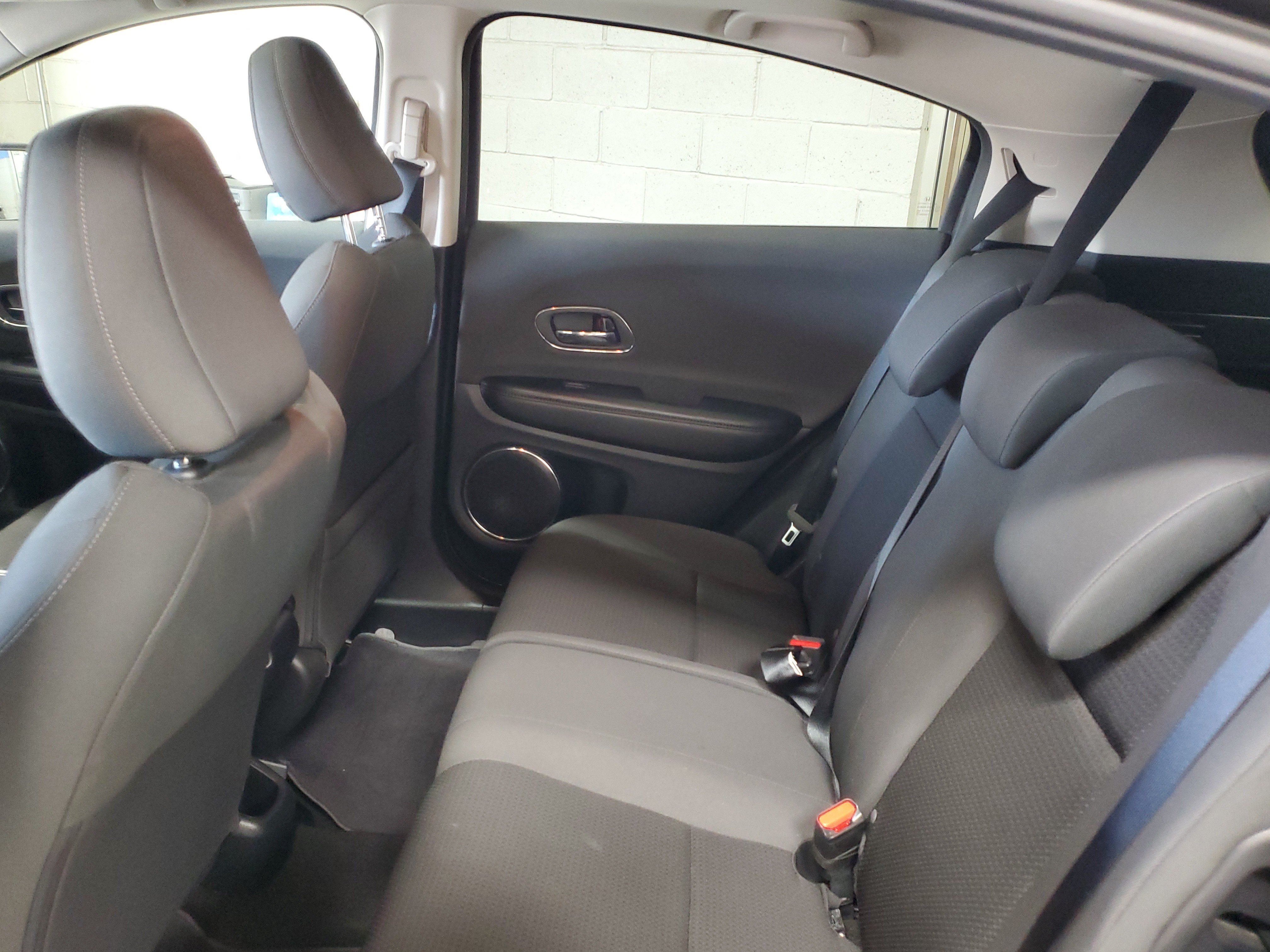 Used 2022 Honda HR-V EX image 9
