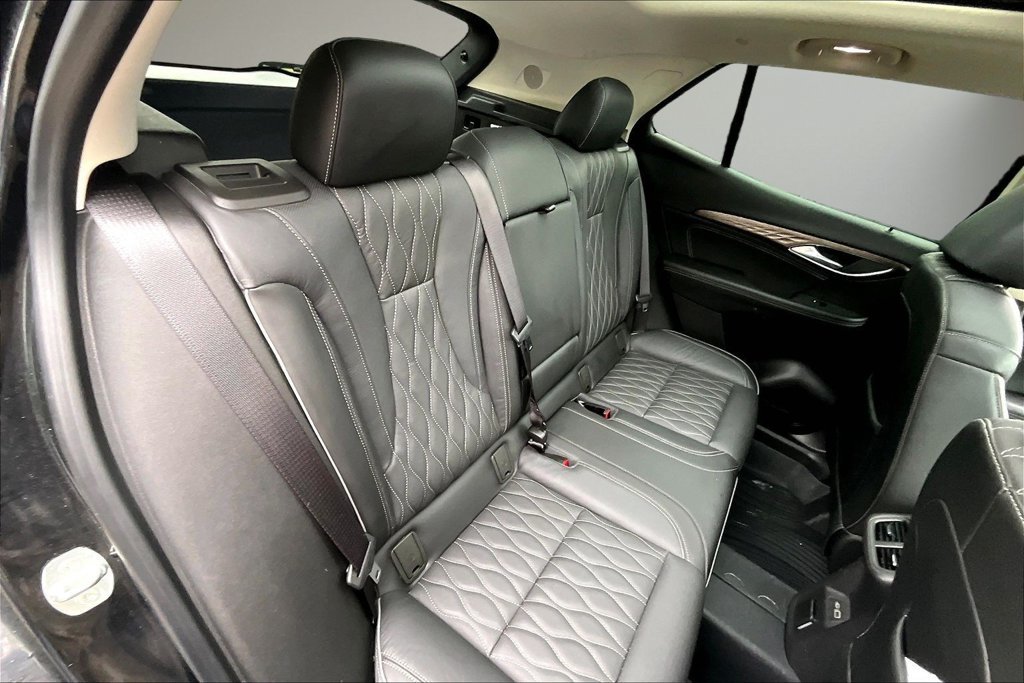 Used 2021 Buick Envision Avenir AWD/4WD image 26