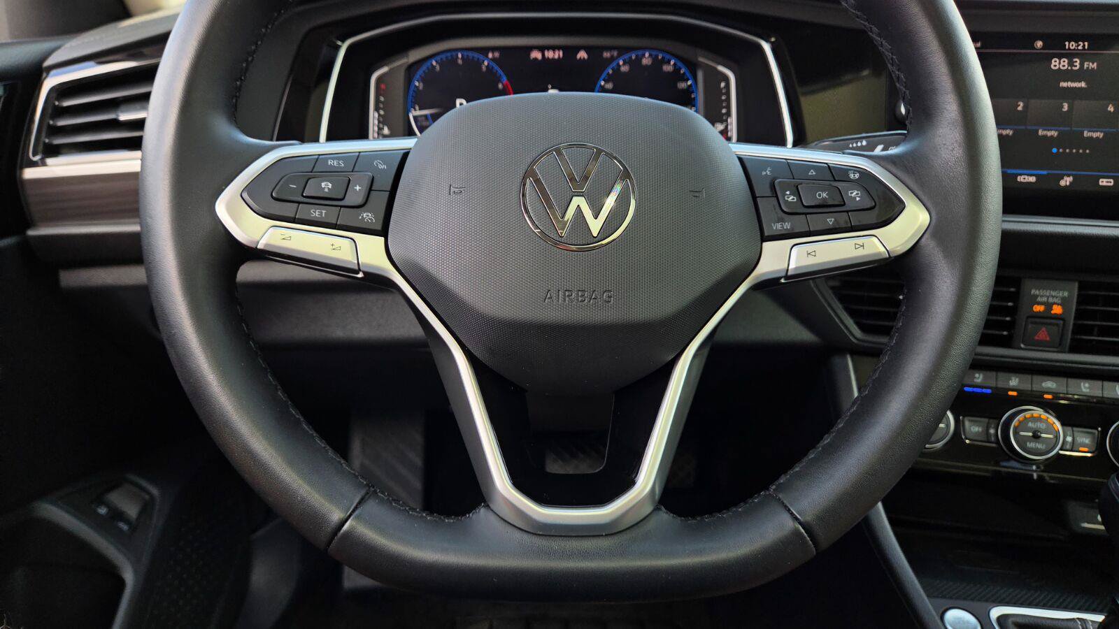 Certified 2023 Volkswagen Jetta SEL FWD image 27