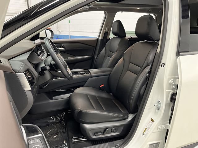 Used 2023 Nissan Rogue SL w/ SL Premium Package image 4