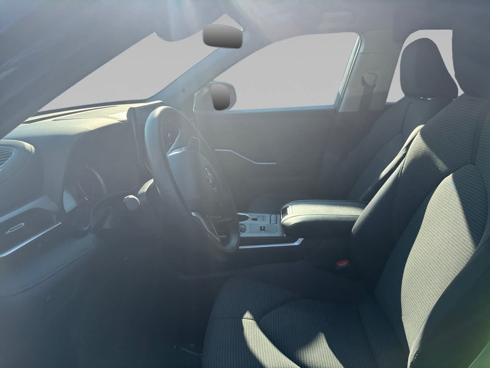 Used 2022 Toyota Highlander L FWD image 11