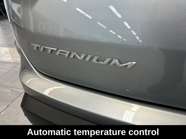 Used 2024 Ford Edge Titanium AWD/4WD image 9