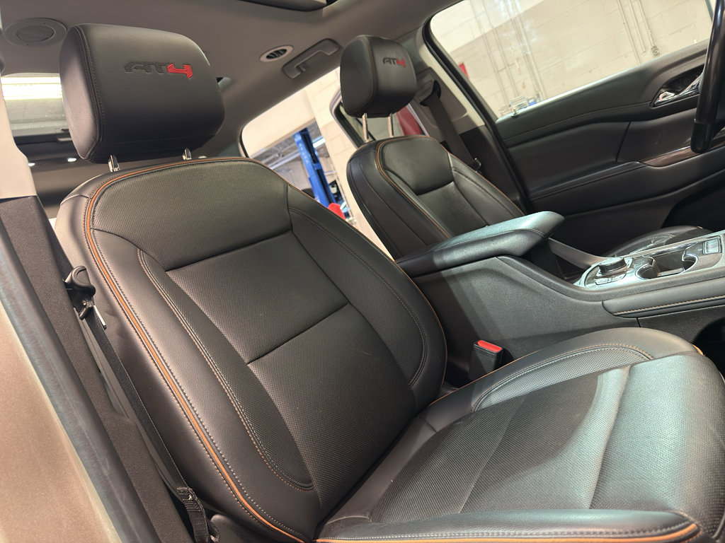 Used 2022 GMC Acadia AT4 w/ Technology Package AWD/4WD image 22