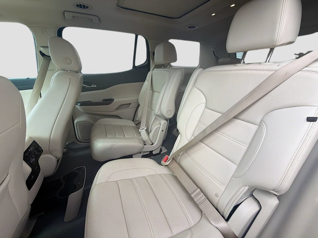 Used 2021 GMC Acadia Denali w/ Denali Technology Package AWD/4WD image 25
