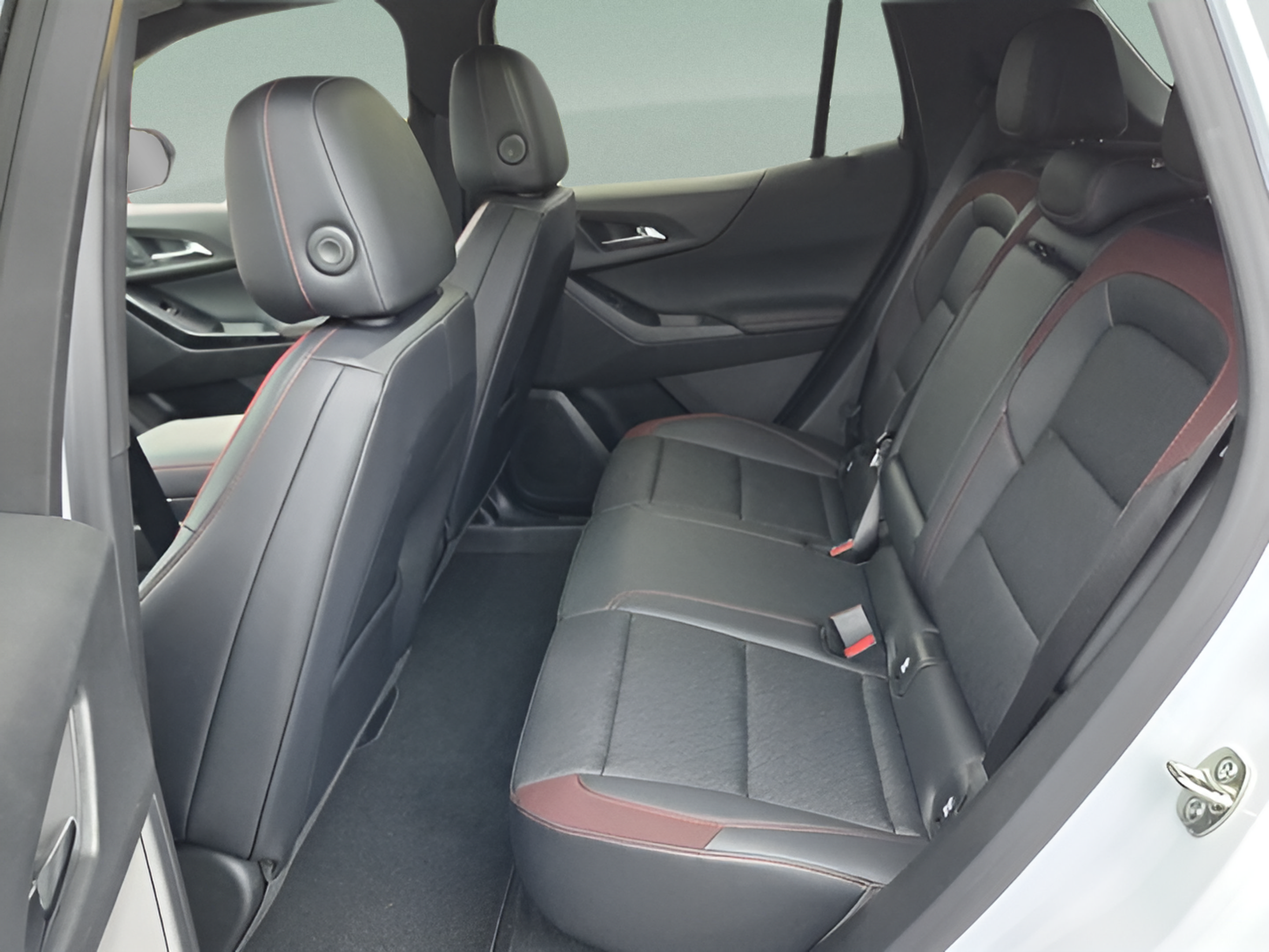 New 2027 Chevrolet Equinox RS FWD image 11