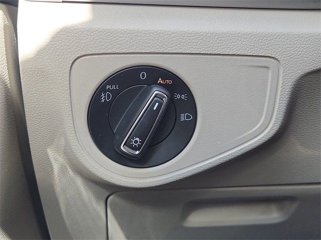 Used 2019 Volkswagen Atlas SEL Premium image 18