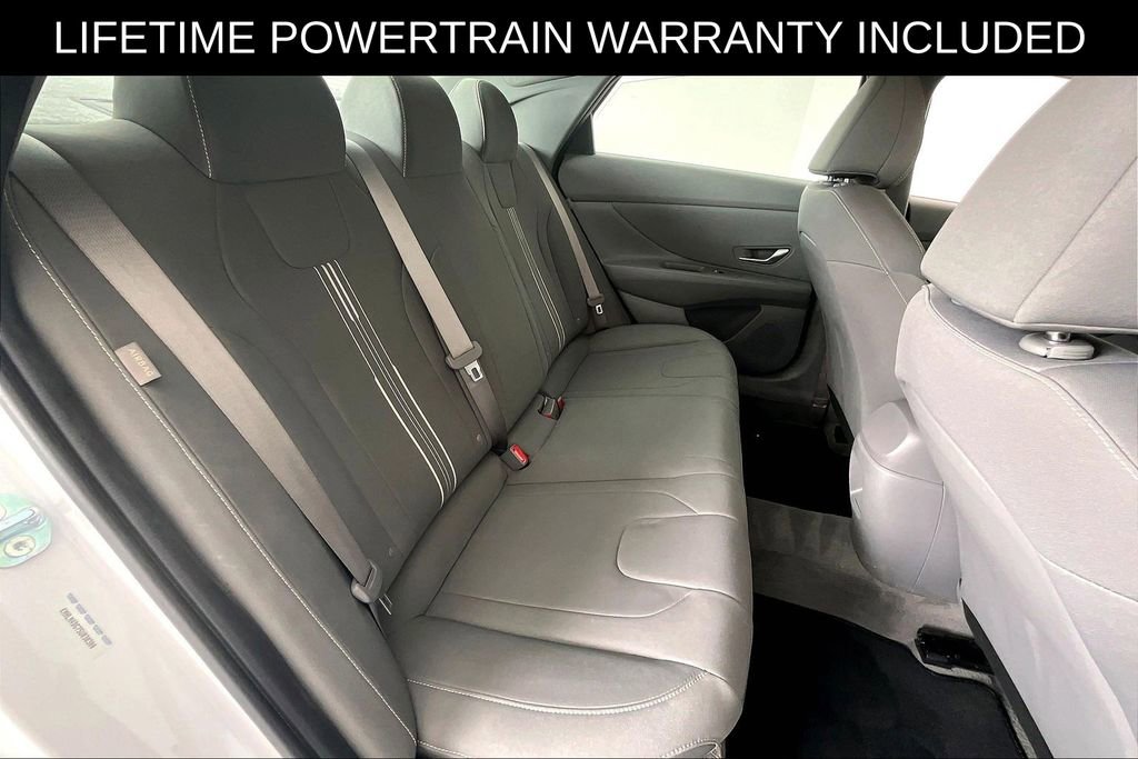 Used 2025 Hyundai Elantra Sport image 30