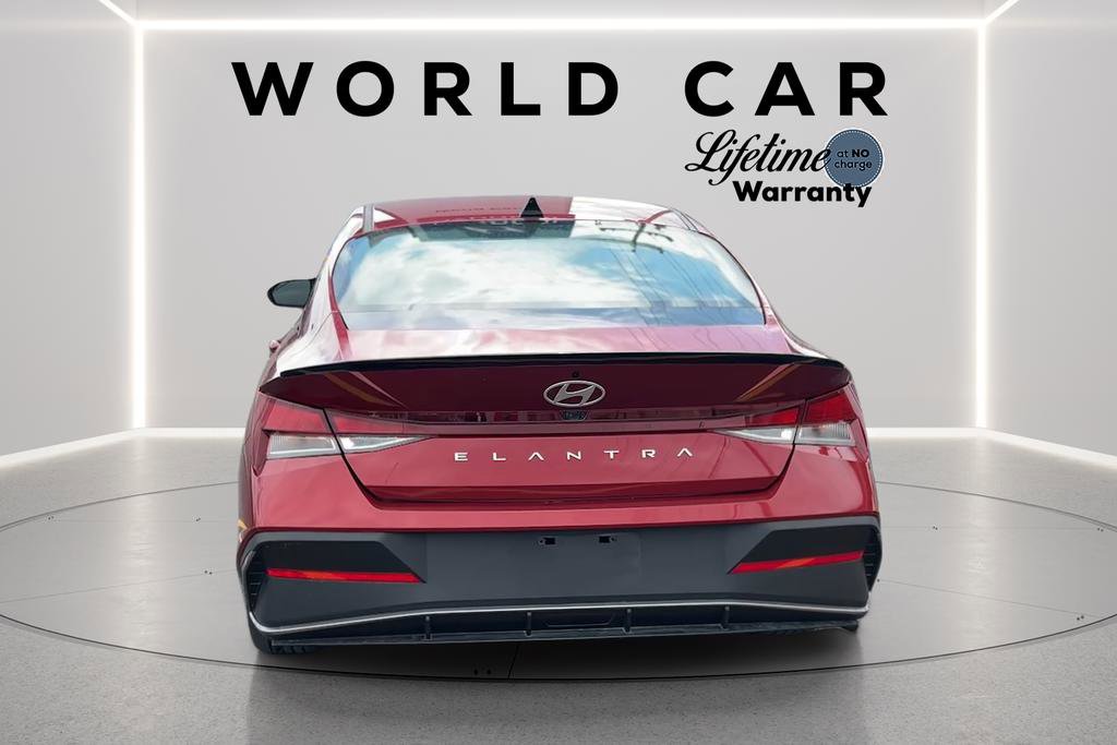 Used 2025 Hyundai Elantra Sport FWD image 6