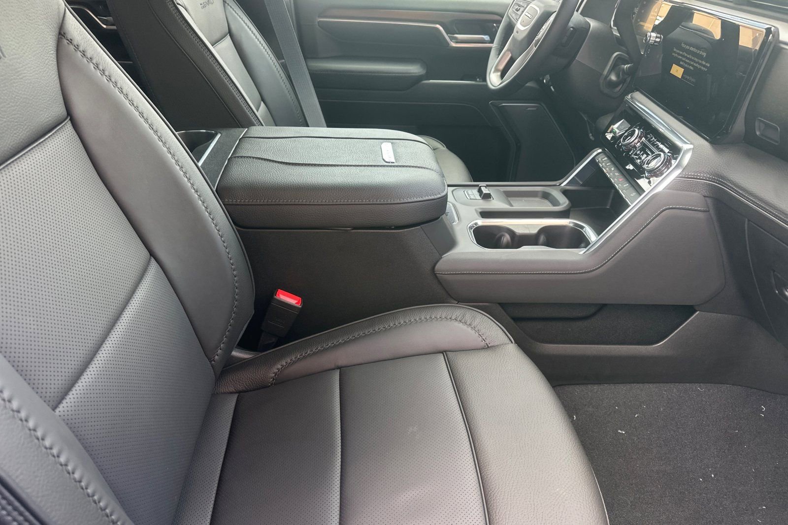 New 2026 GMC Sierra 3500 Denali w/ Denali Reserve Package AWD/4WD image 16