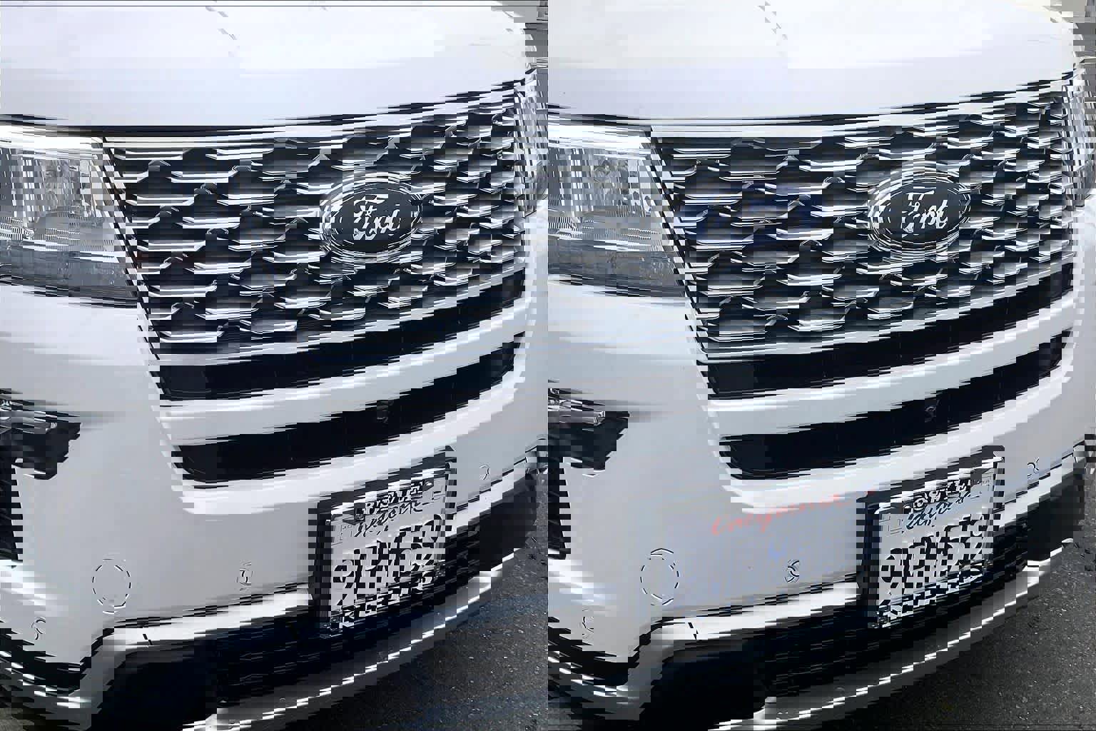 Used 2019 Ford Explorer Platinum image 32