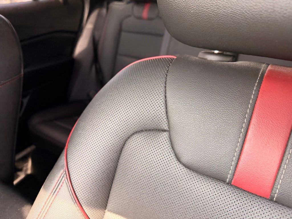 Used 2024 Chevrolet Trax RS w/ Sunroof Package image 13