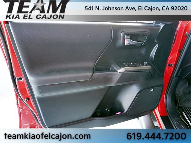 Used 2017 Toyota Tacoma TRD Sport AWD/4WD image 25