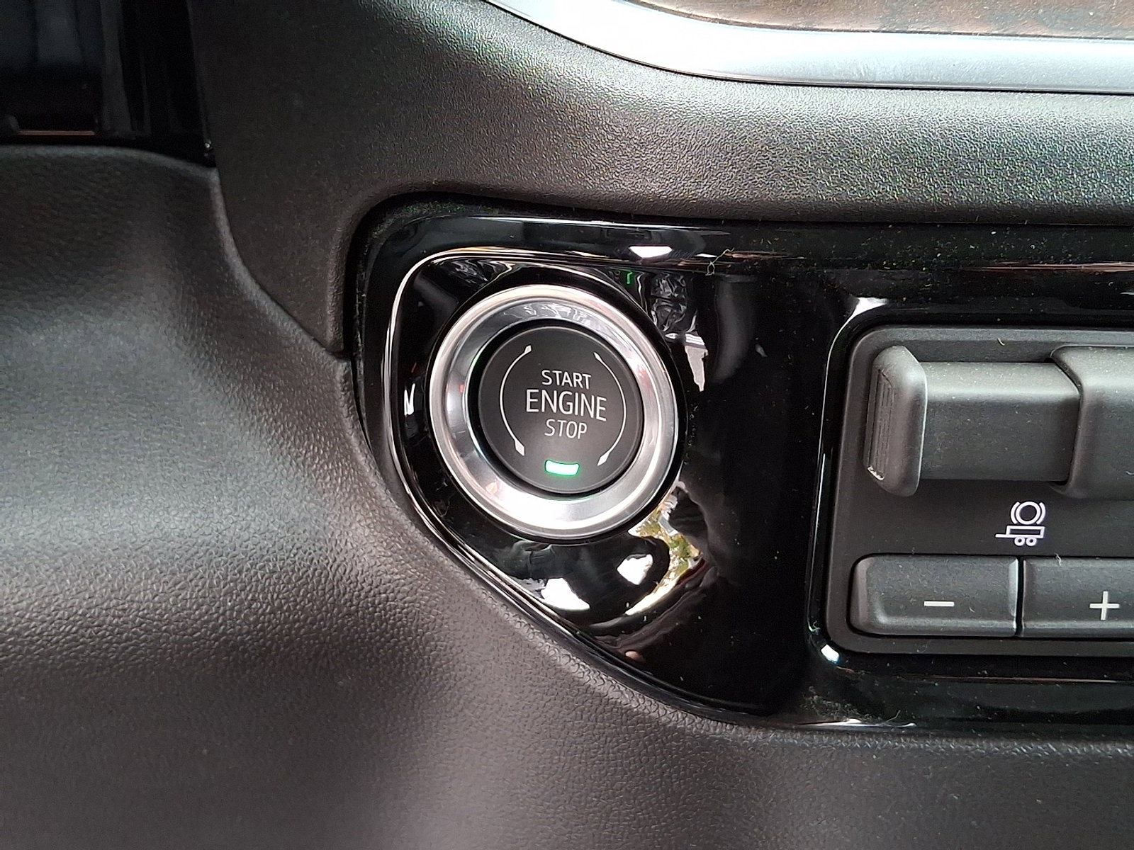 New 2026 GMC Sierra 2500 SLT w/ SLT Premium Package image 20