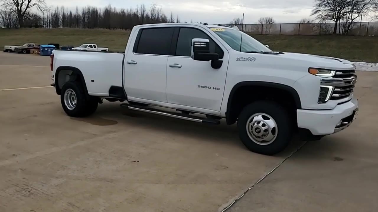 Used 2021 Chevrolet Silverado 3500 High Country image 2