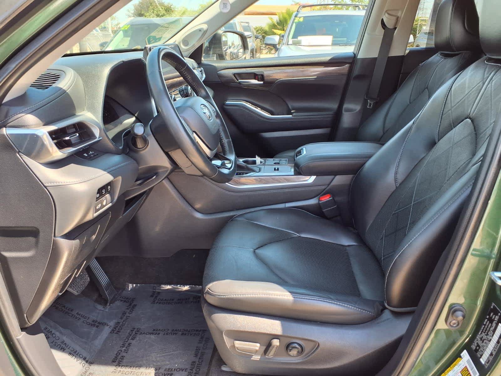 Used 2023 Toyota Highlander Platinum FWD image 18