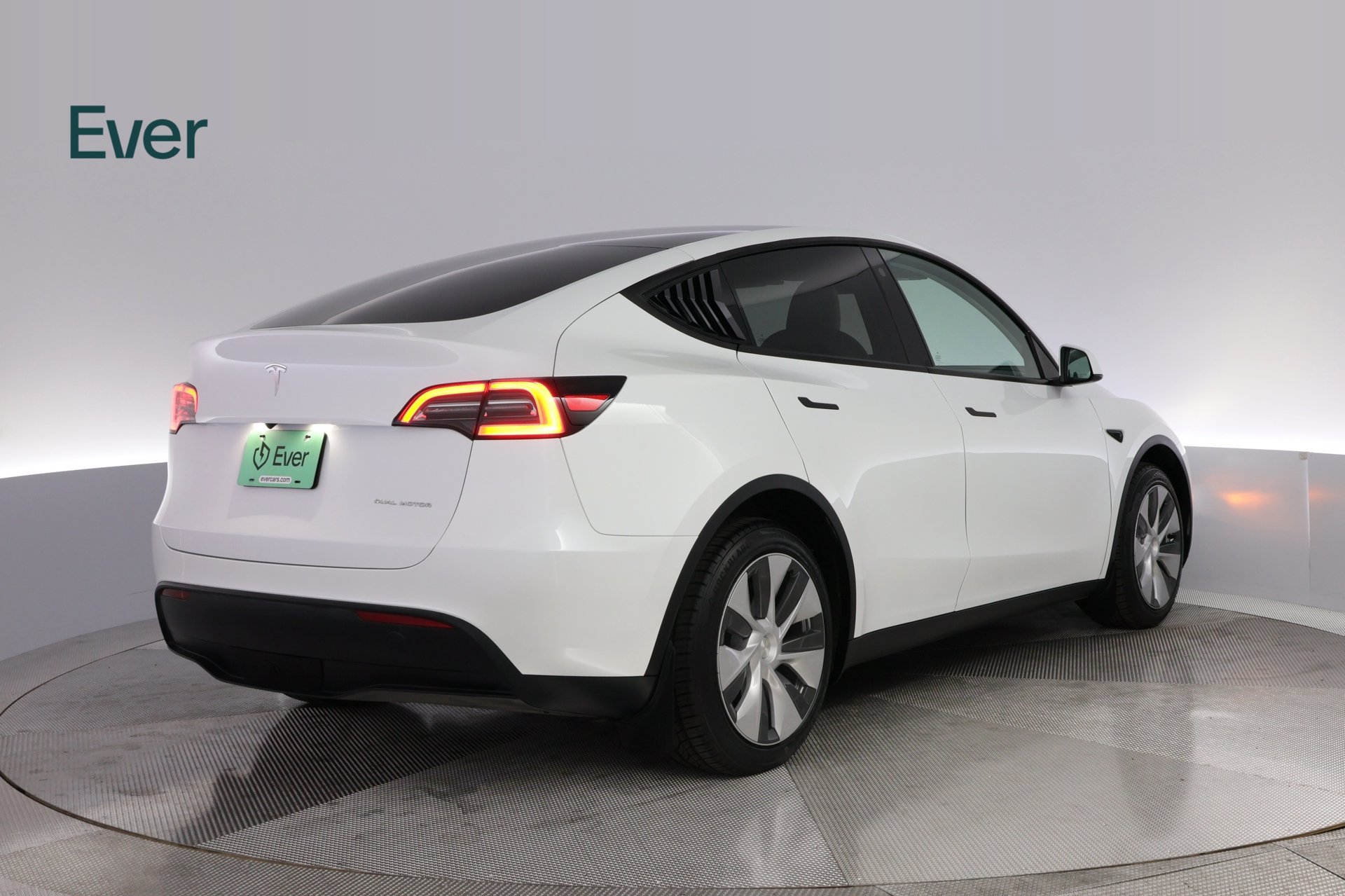Used 2023 Tesla Model Y Long Range AWD/4WD image 3