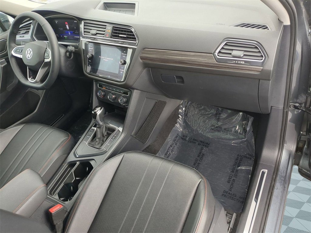 Used 2024 Volkswagen Tiguan Wolfsburg Edition image 28