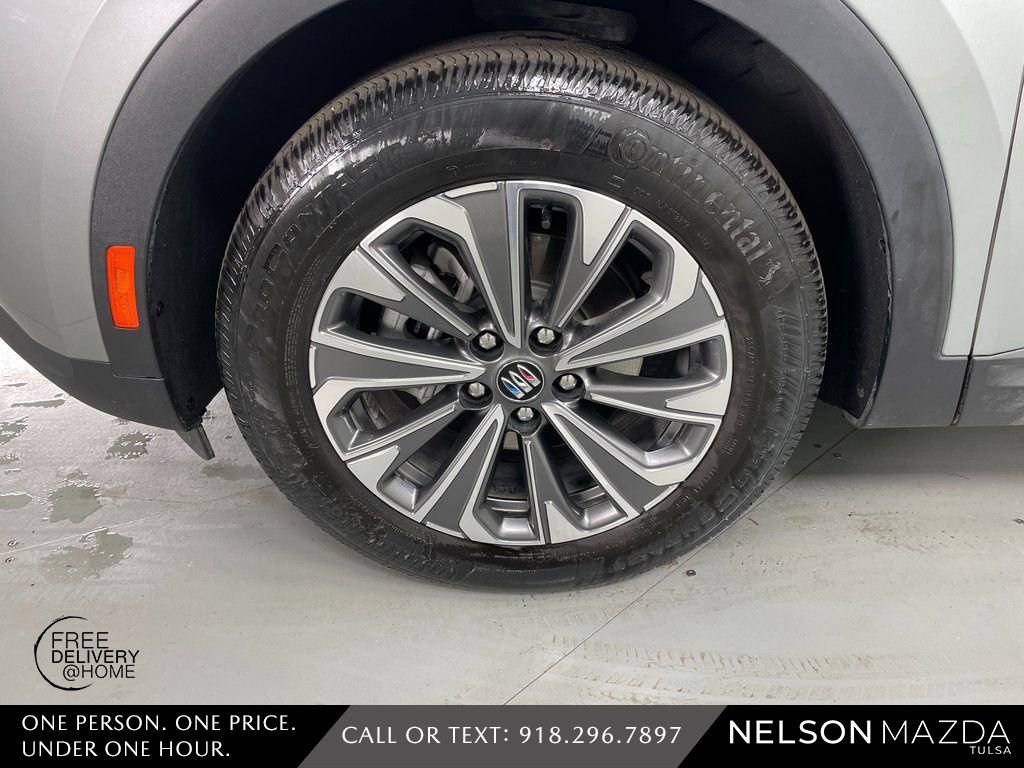 Used 2024 Buick Envision Preferred image 11