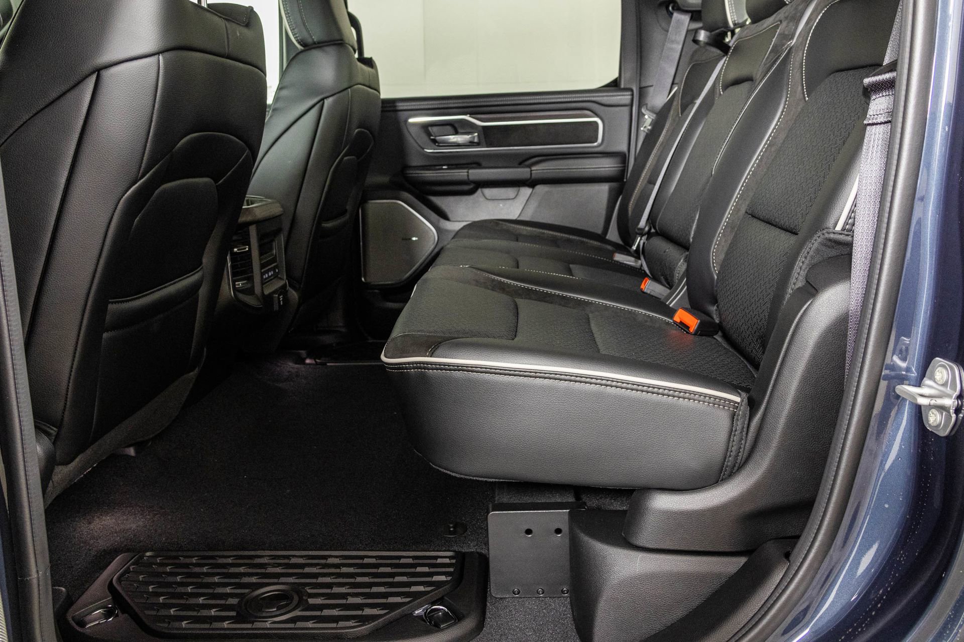 New 2026 RAM 1500 Laramie w/ Night Edition image 37