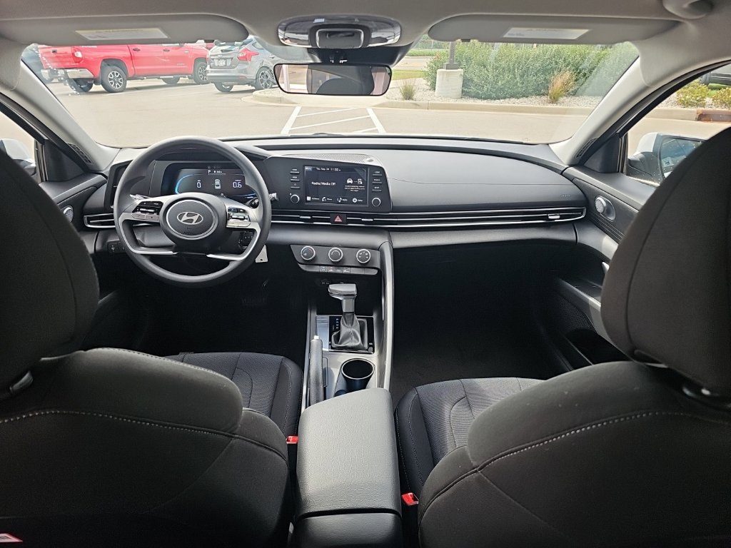 New 2026 Hyundai Elantra SE FWD image 29