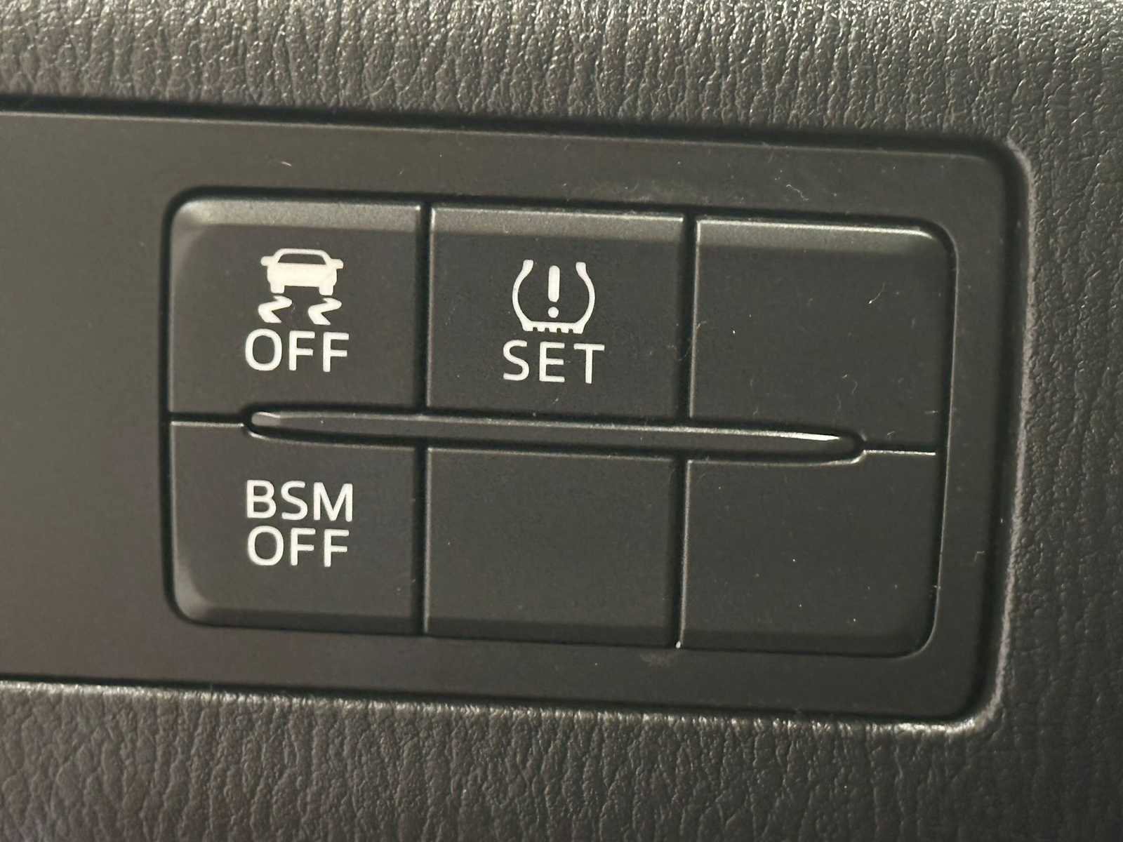 Used 2015 MAZDA MAZDA3 i Grand Touring image 18