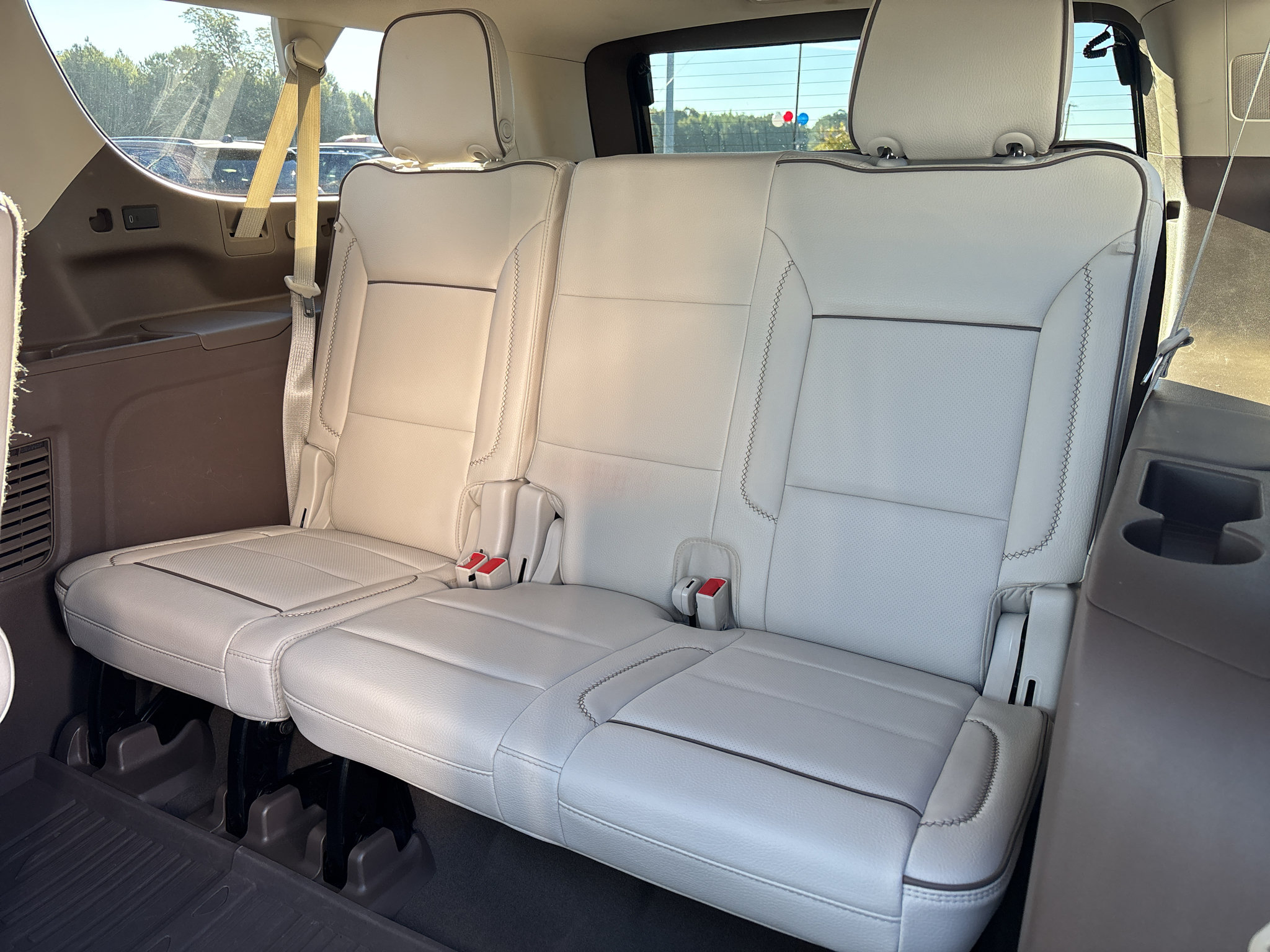 Used 2023 GMC Yukon XL Denali w/ Advanced Technology Package RWD image 32