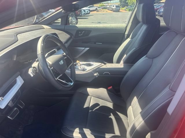 Used 2025 Cadillac Optiq Sport 2 w/ LPO, Floor Liner Package AWD/4WD image 8