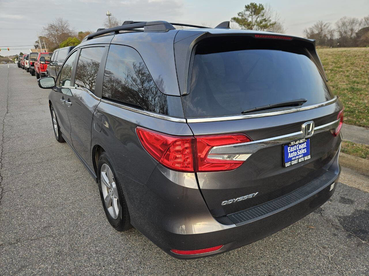 Used 2018 Honda Odyssey EX image 4