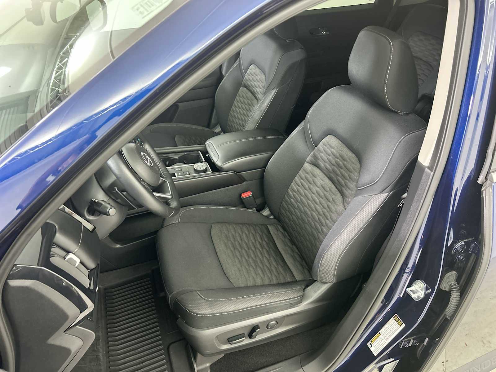 Used 2022 Nissan Pathfinder SV image 13