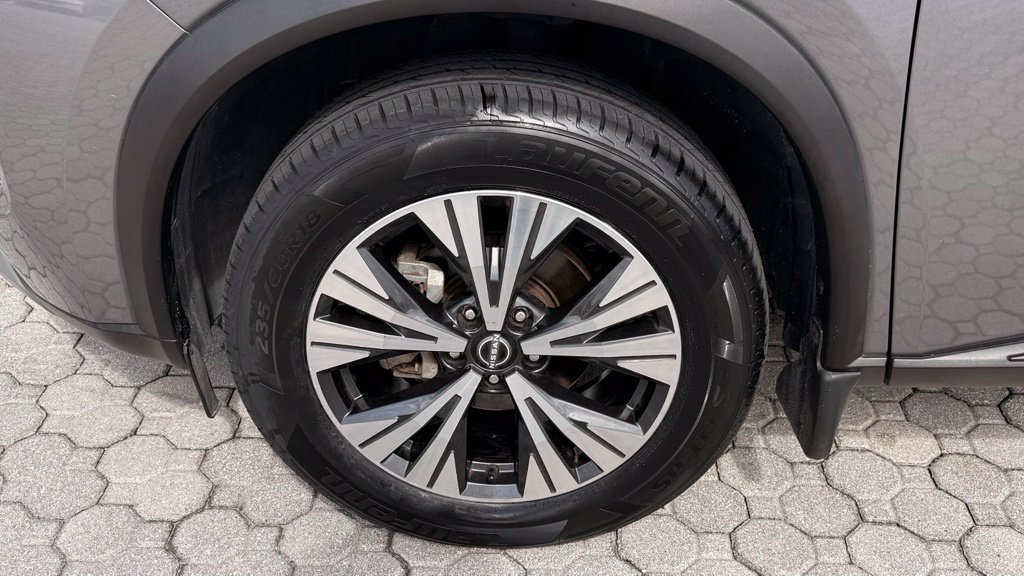 Used 2023 Nissan Rogue SV FWD image 18