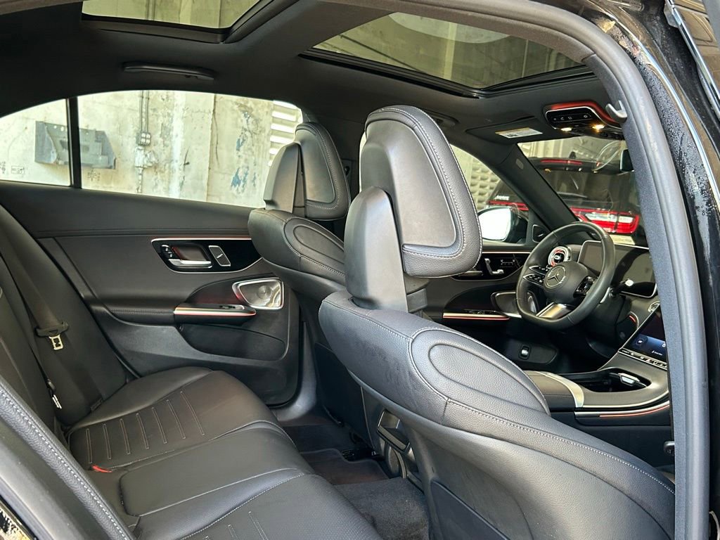 Used 2025 Mercedes-Benz C 300 4MATIC Sedan image 36