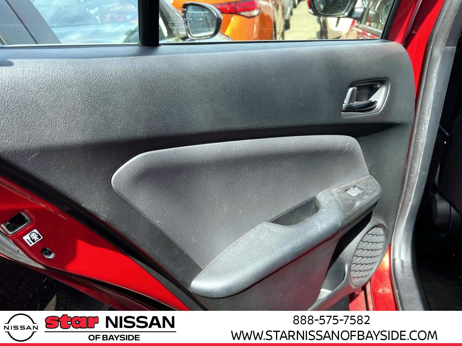 Used 2020 Toyota Prius XLE image 9