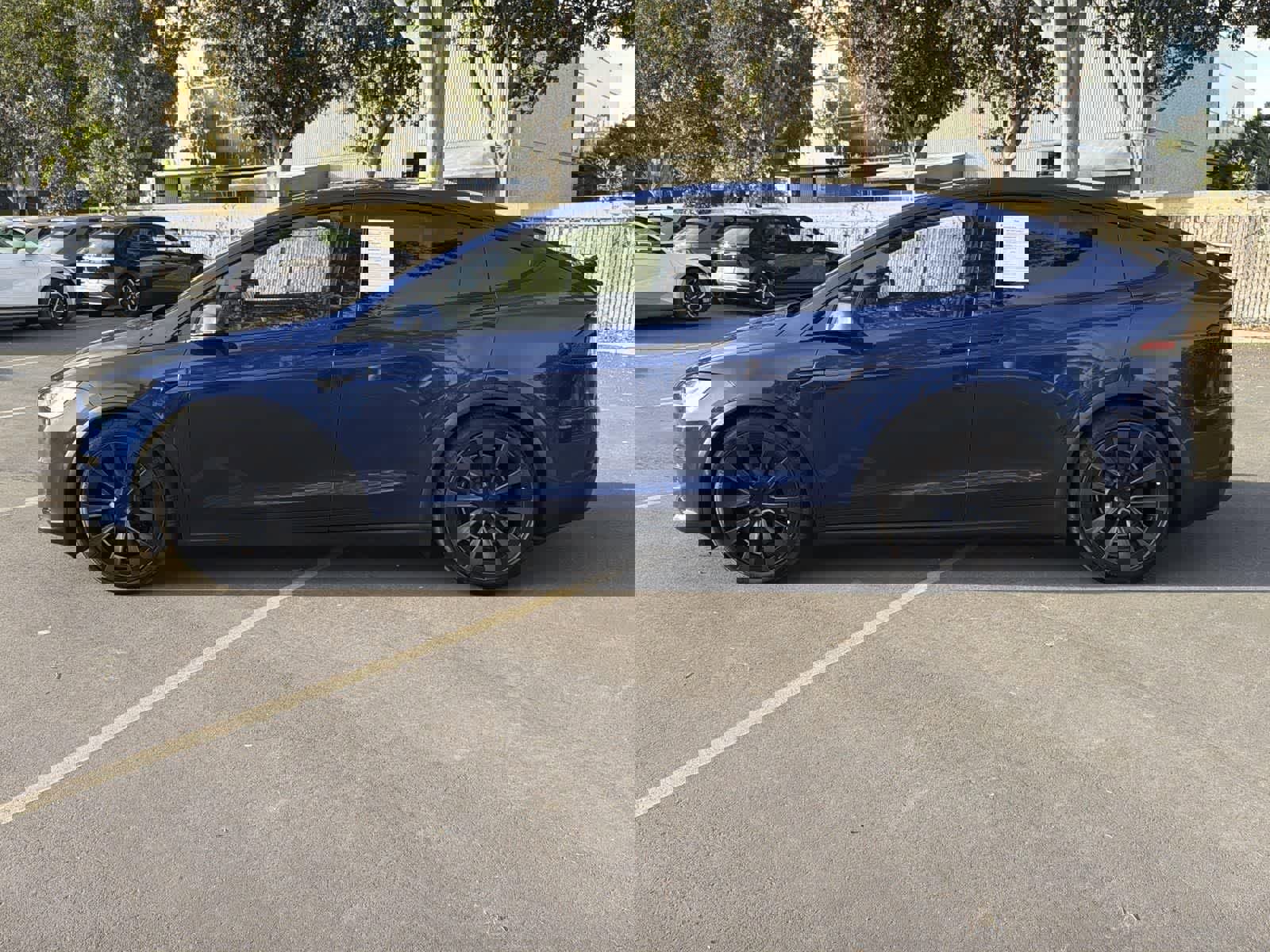 Used 2022 Tesla Model X Plaid image 3
