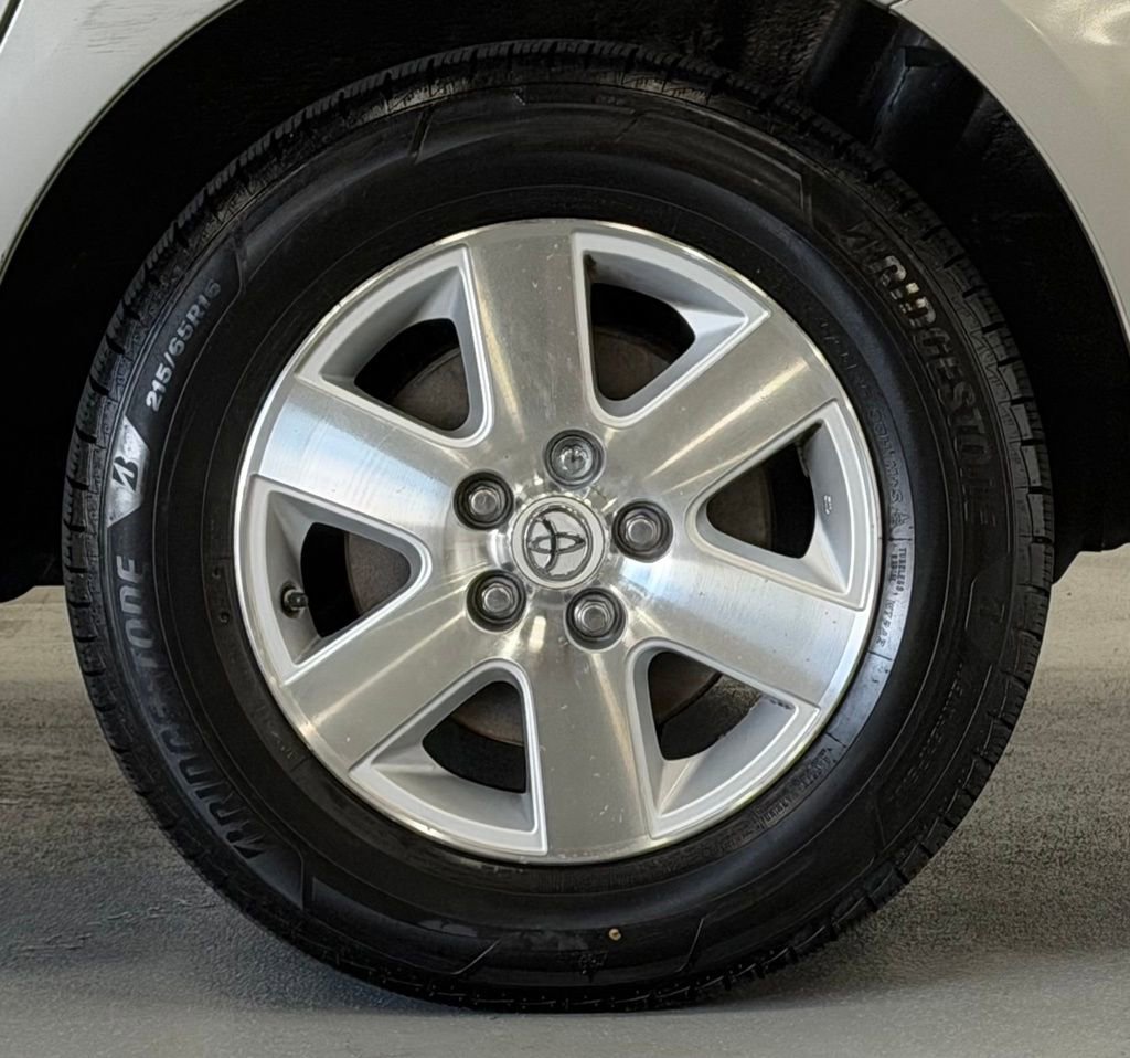 Used 2007 Toyota Sienna XLE FWD image 7