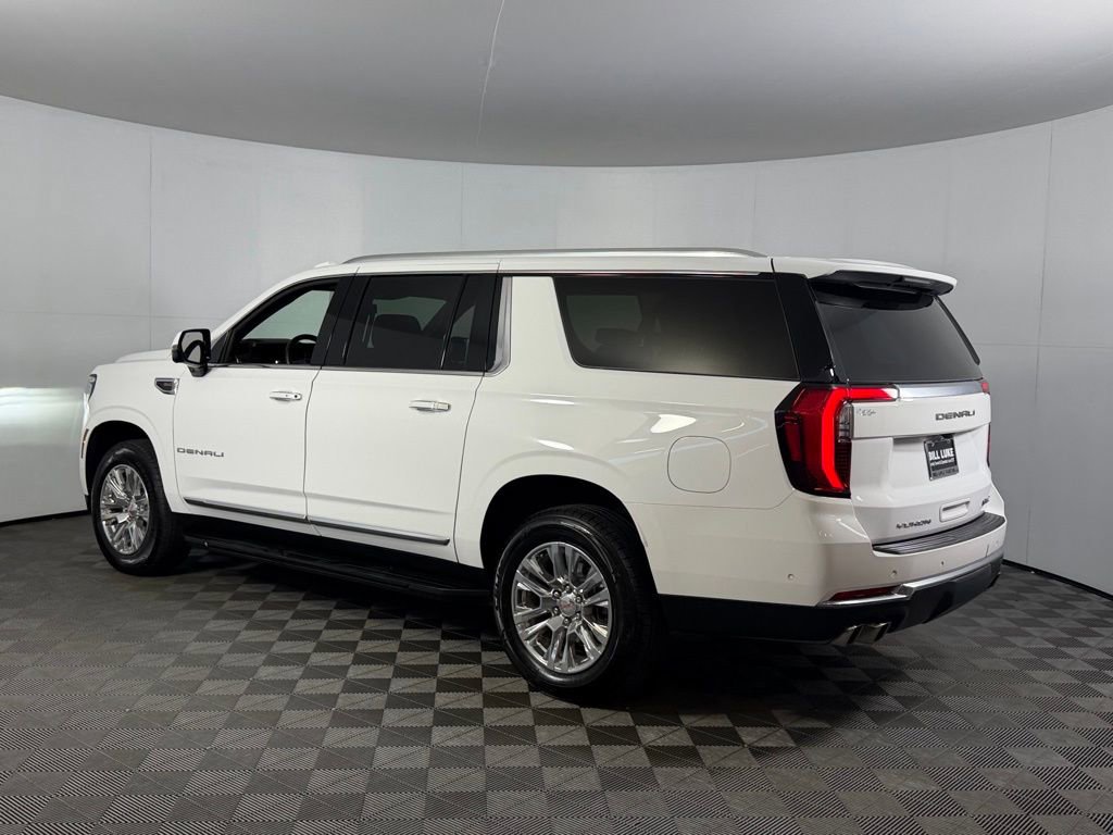 Used 2025 GMC Yukon XL Denali AWD/4WD image 9