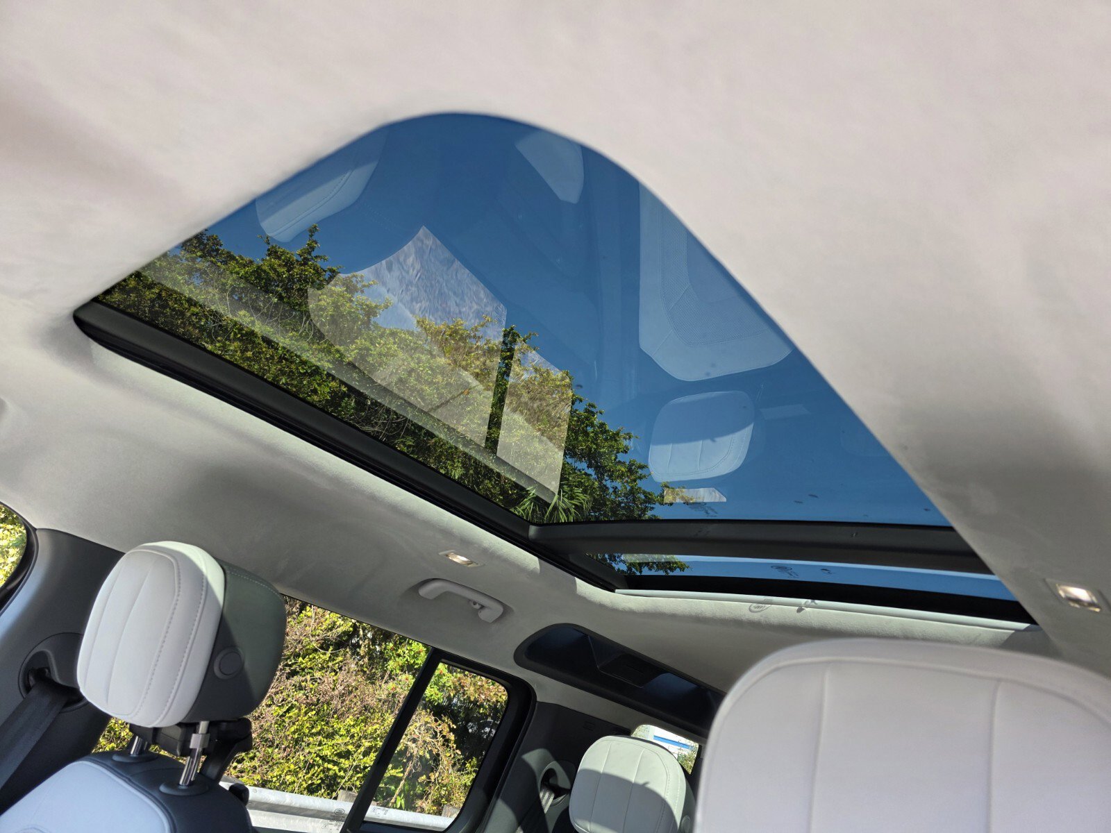 New 2026 Land Rover Defender 110 X image 12