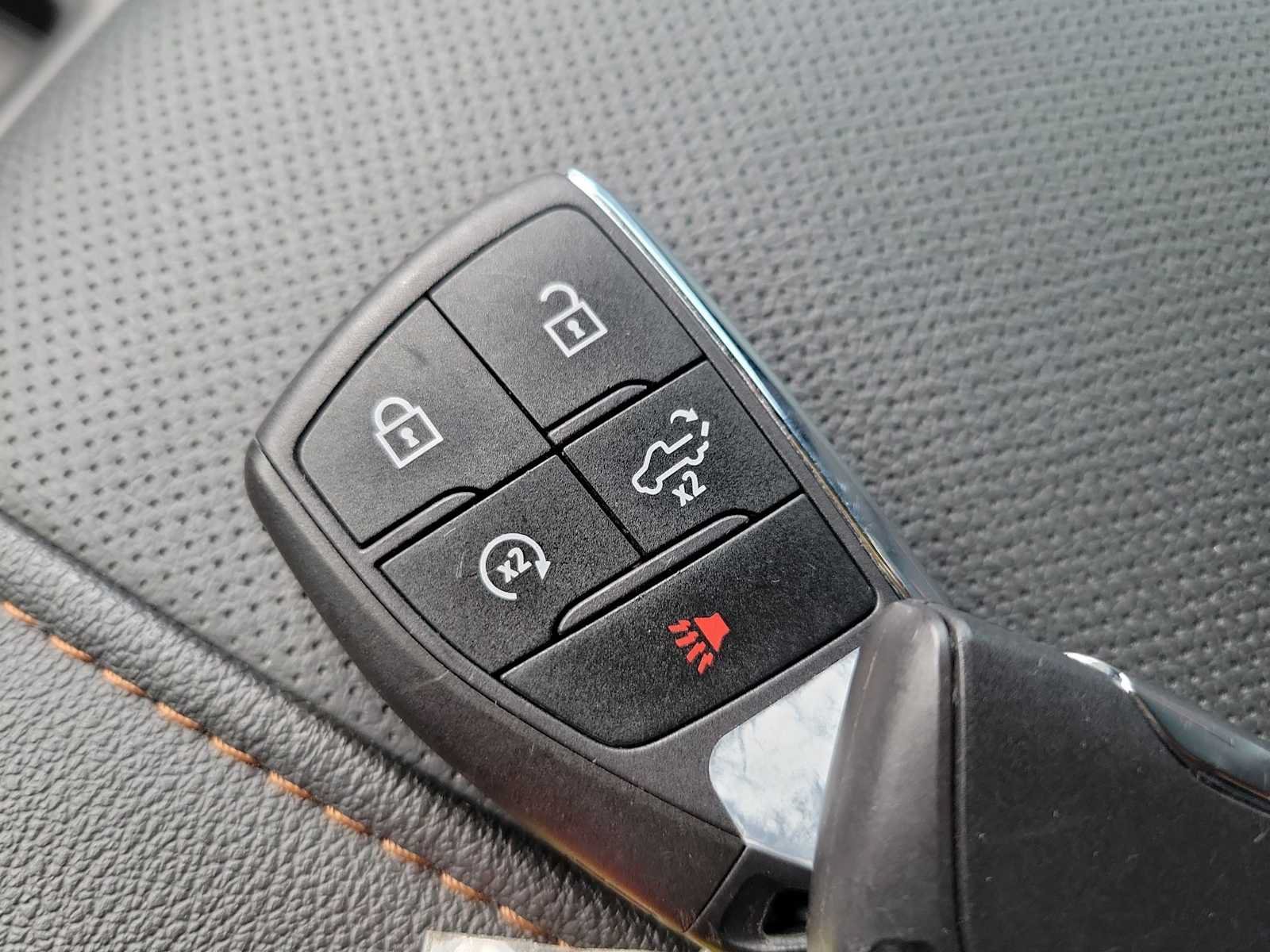 Used 2023 GMC Sierra 1500 AT4 w/ Technology Package AWD/4WD image 28