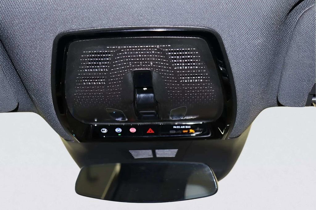 Used 2024 Cadillac Lyriq Luxury image 18