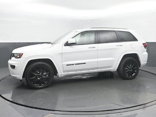 Used 2019 Jeep Grand Cherokee Altitude AWD/4WD image 2