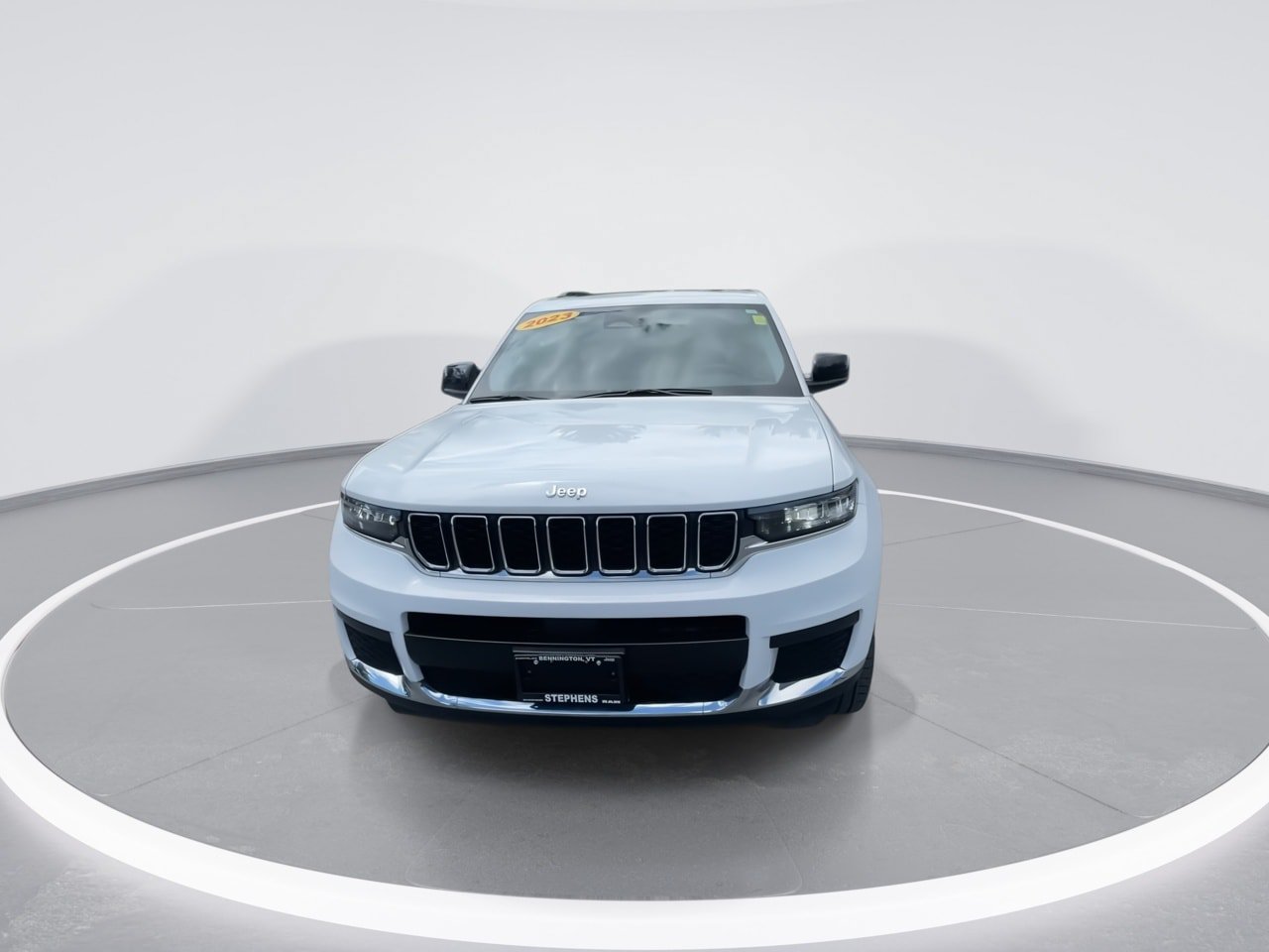 Used 2023 Jeep Grand Cherokee L Laredo AWD/4WD image 3