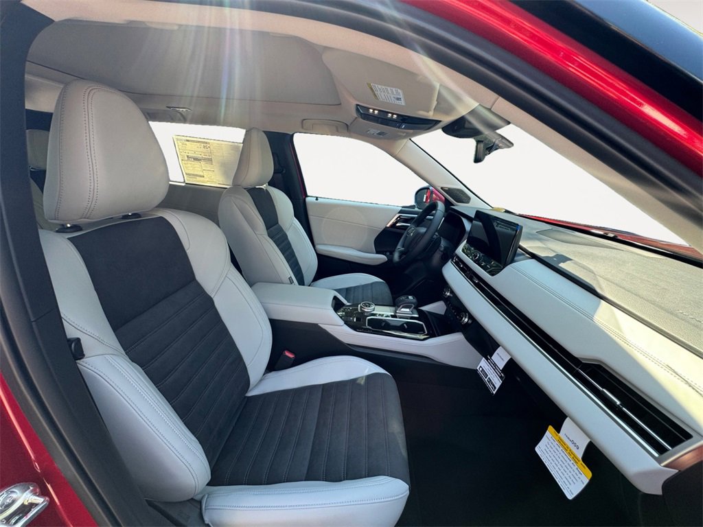 New 2025 Mitsubishi Outlander SE image 15