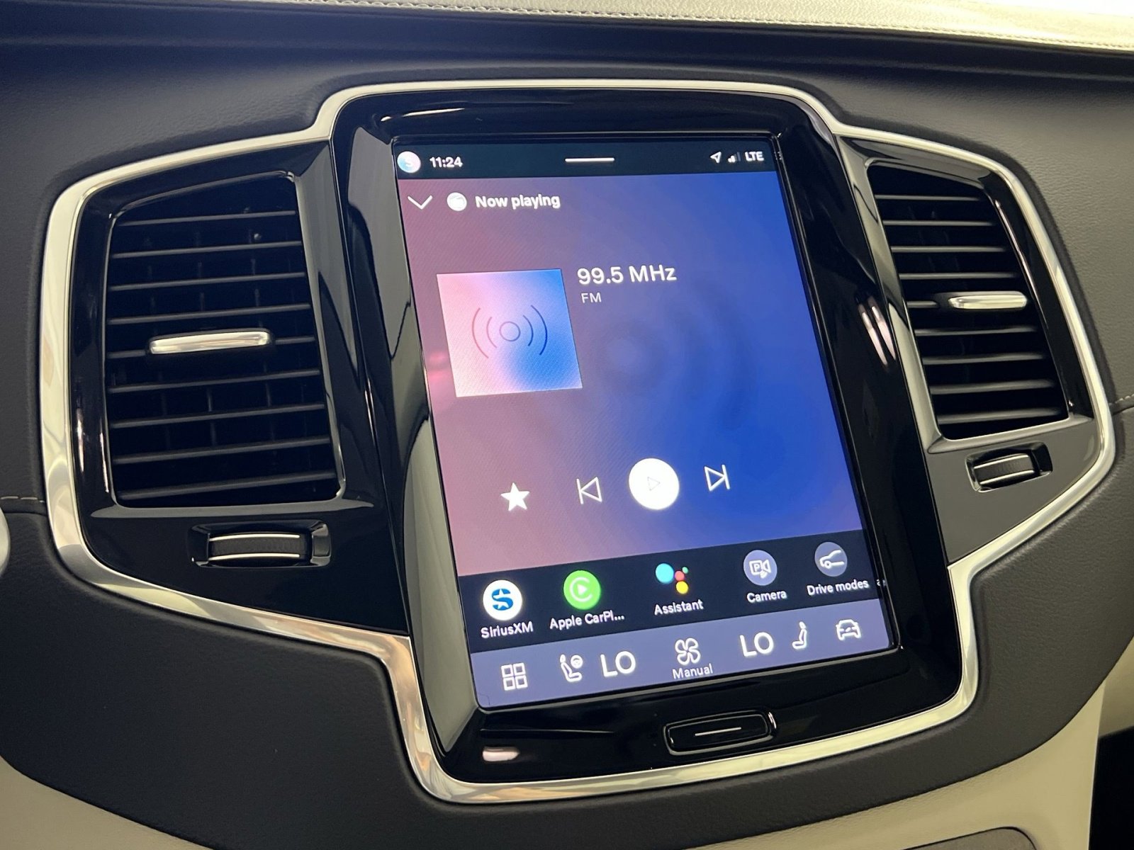 Used 2025 Volvo XC90 T8 Ultra image 18