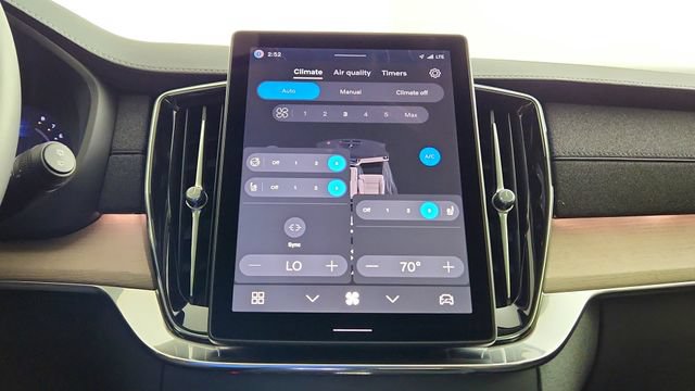 New 2026 Volvo XC90 B6 Plus w/ Protection Package AWD/4WD image 23