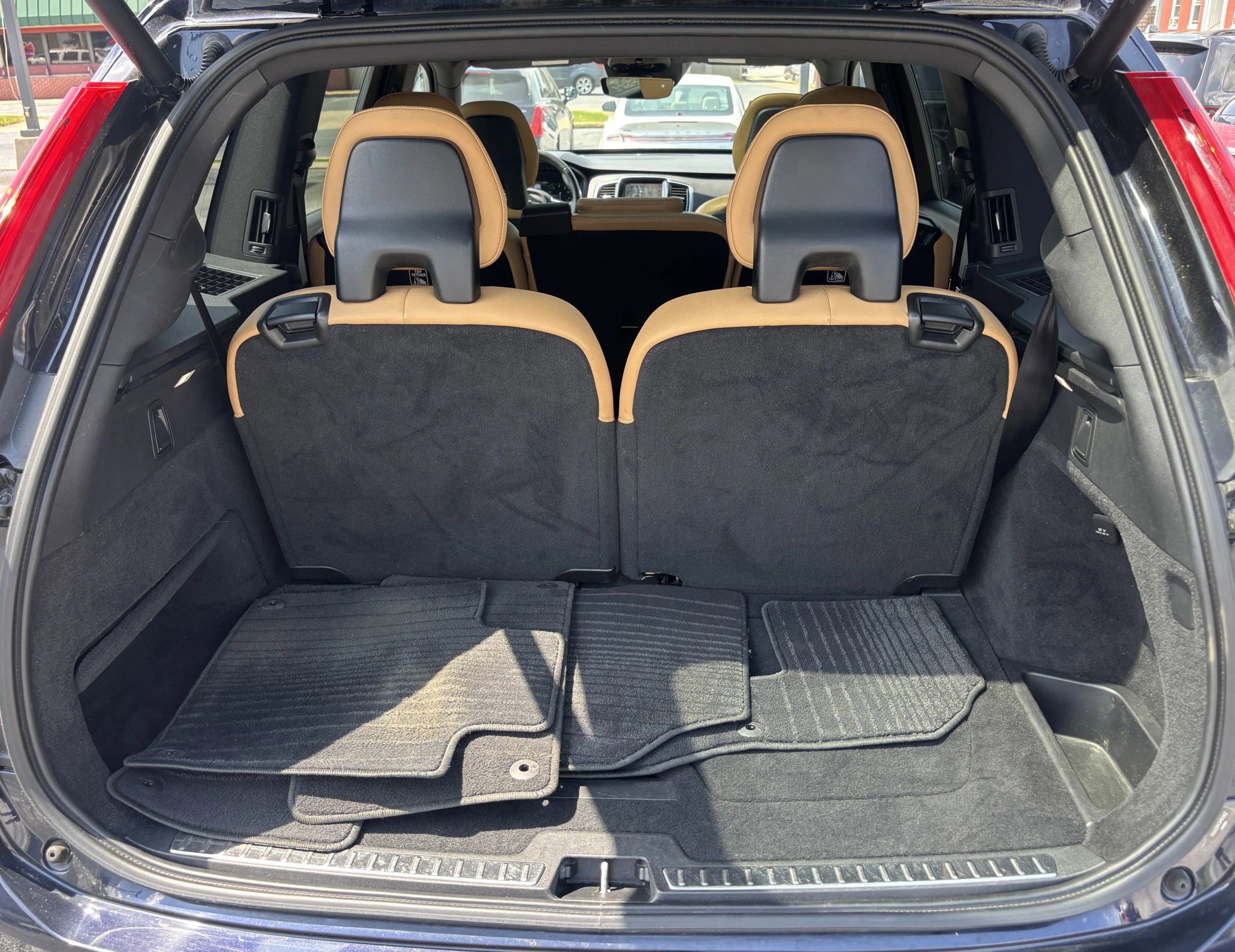 Used 2017 Volvo XC90 T6 Momentum w/ Vision Package AWD/4WD image 36