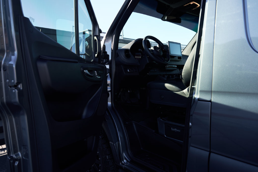 Used 2021 Mercedes-Benz Sprinter 2500 image 32