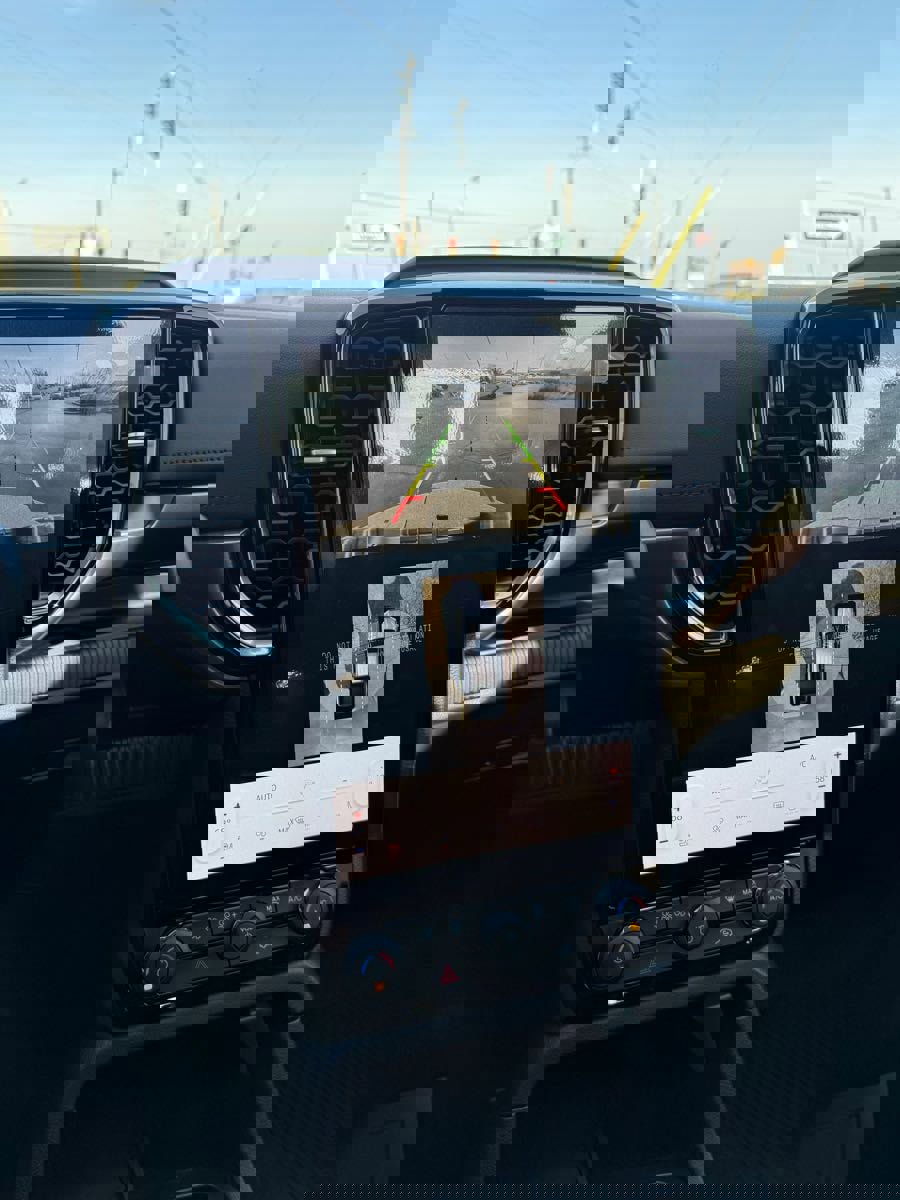 New 2025 Ford Ranger Lariat w/ Black Appearance Package image 19