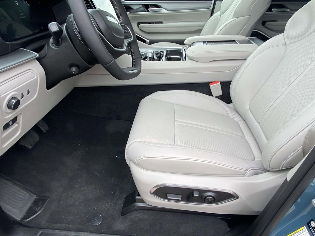 New 2026 Jeep Grand Wagoneer Limited AWD/4WD image 41