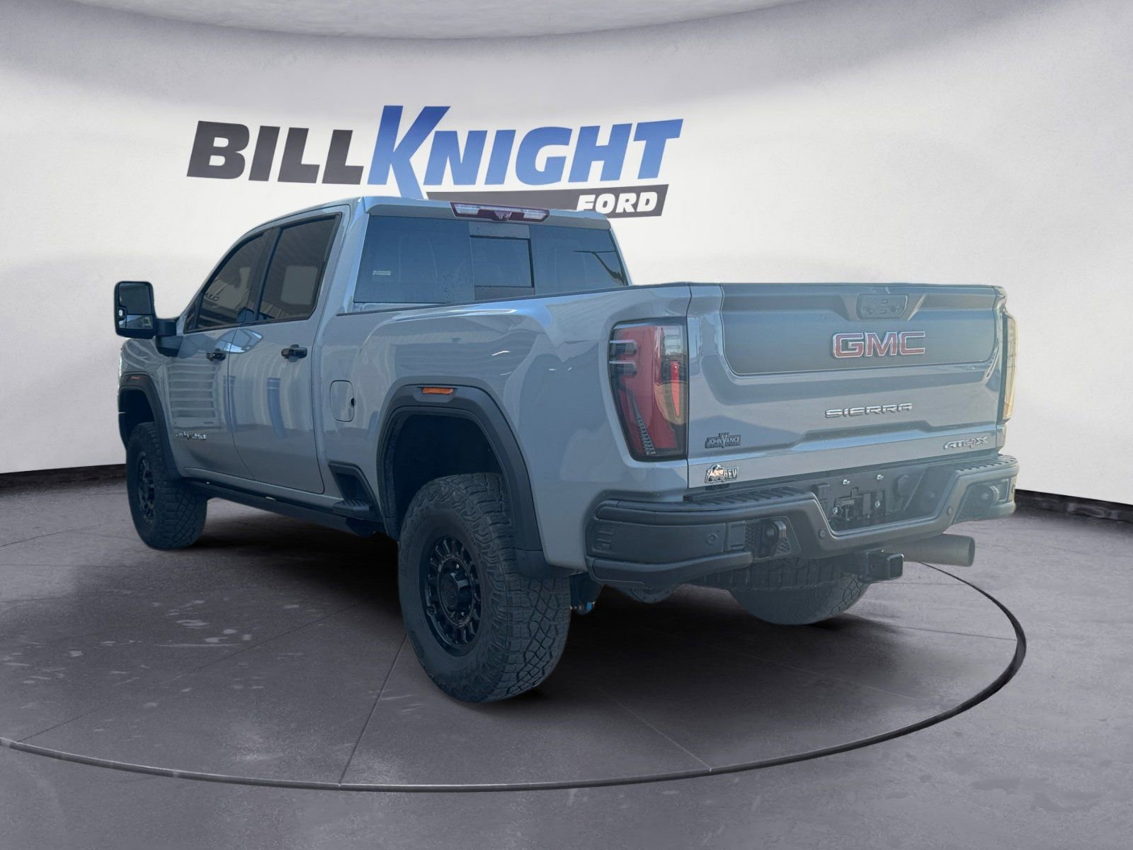 Used 2024 GMC Sierra 2500 AT4X w/ AT4X AEV Edition image 3