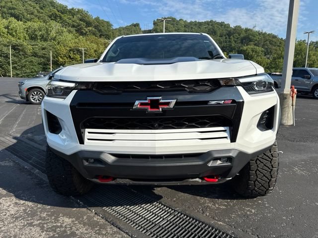 Used 2024 Chevrolet Colorado ZR2 w/ Technology Package AWD/4WD image 2